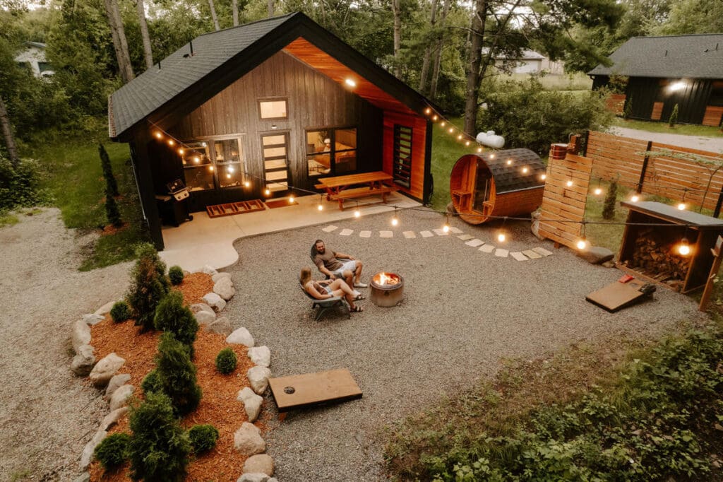beautiful-exterior-or-the-cuyler-cabin
