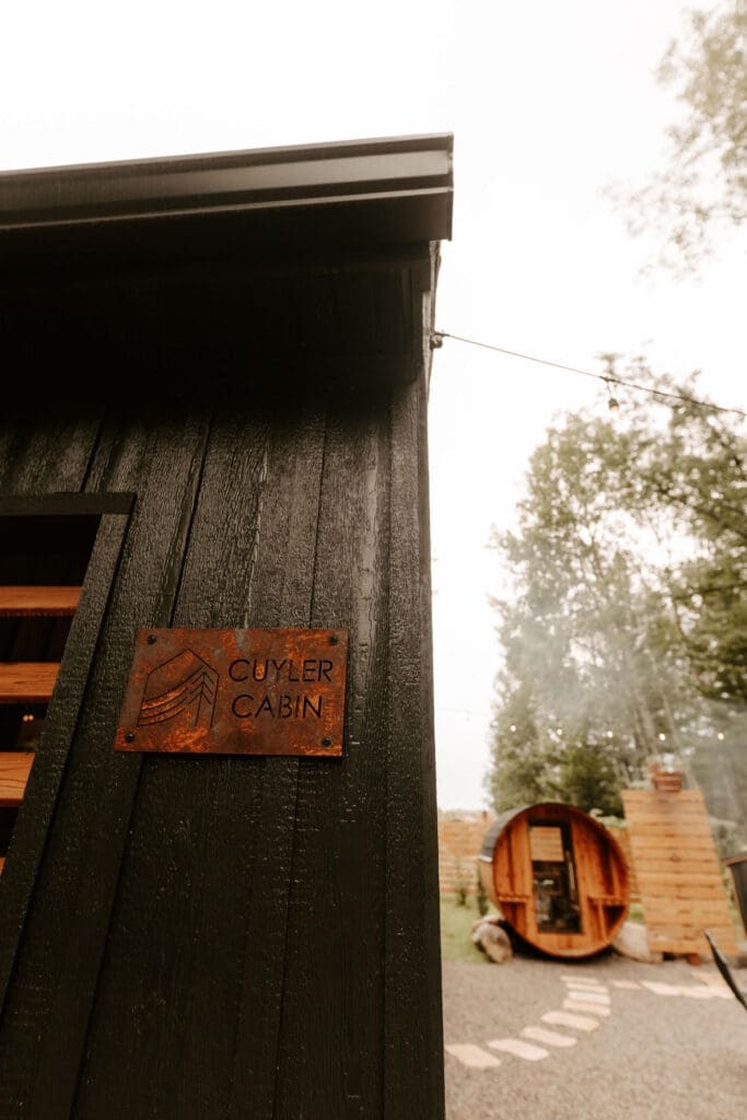 outdoor-of-cuyler-cabin