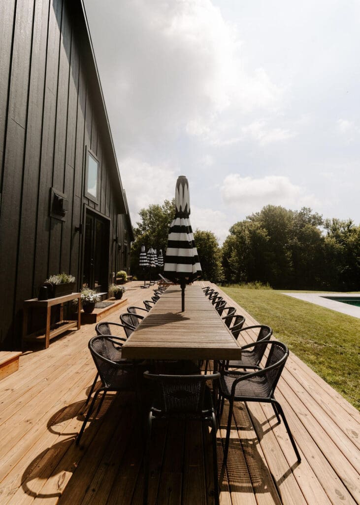 exterior-of-stockholm-haus-out-door-seating