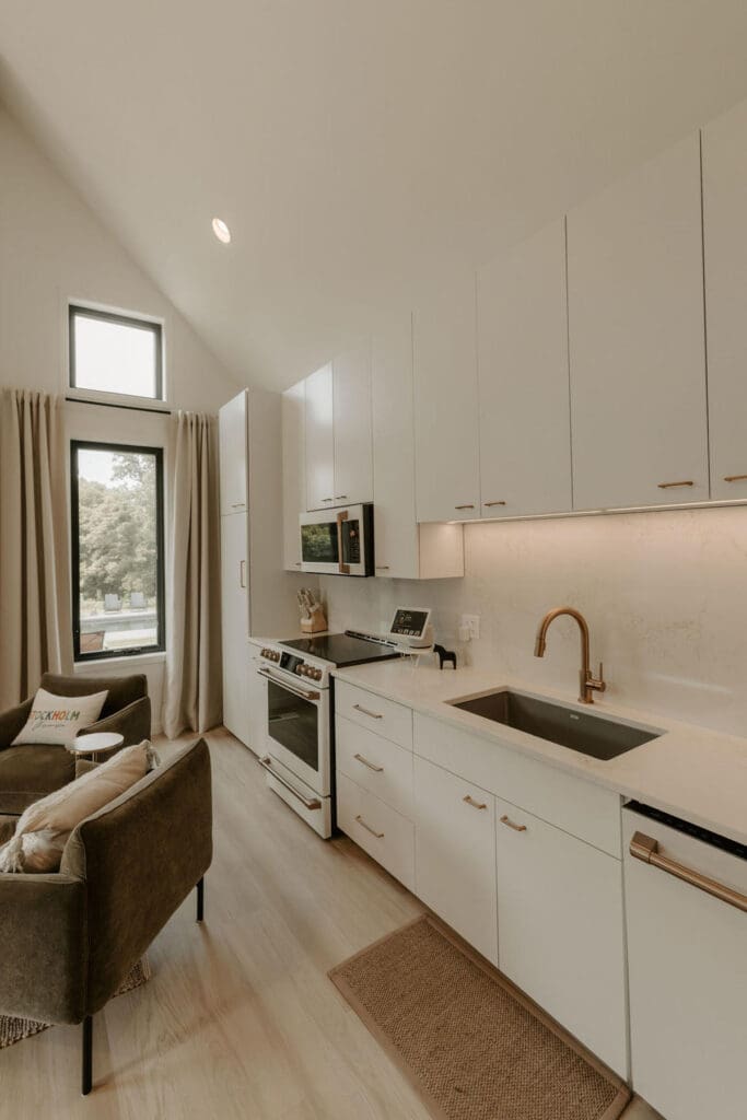stockholm-haus-interior-master-ensuite-kitchen